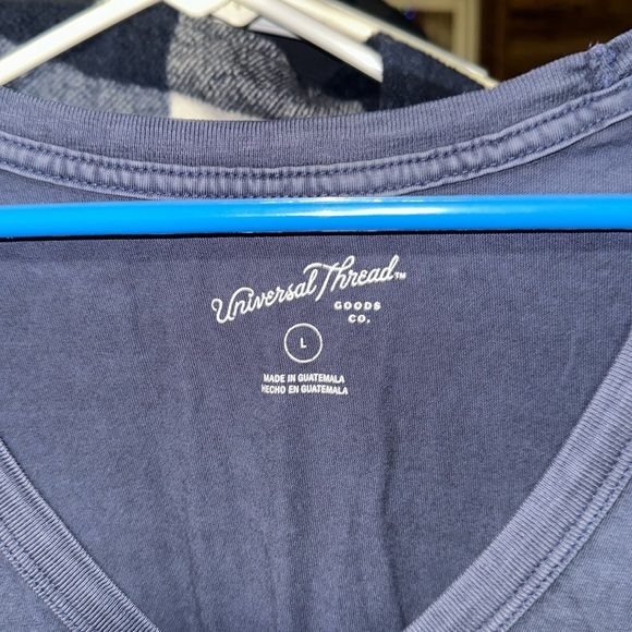 LIKE NEW UNIVERSAL THREAD TOP SIZE LARGE DENIM BLUE - Picture 2 of 5